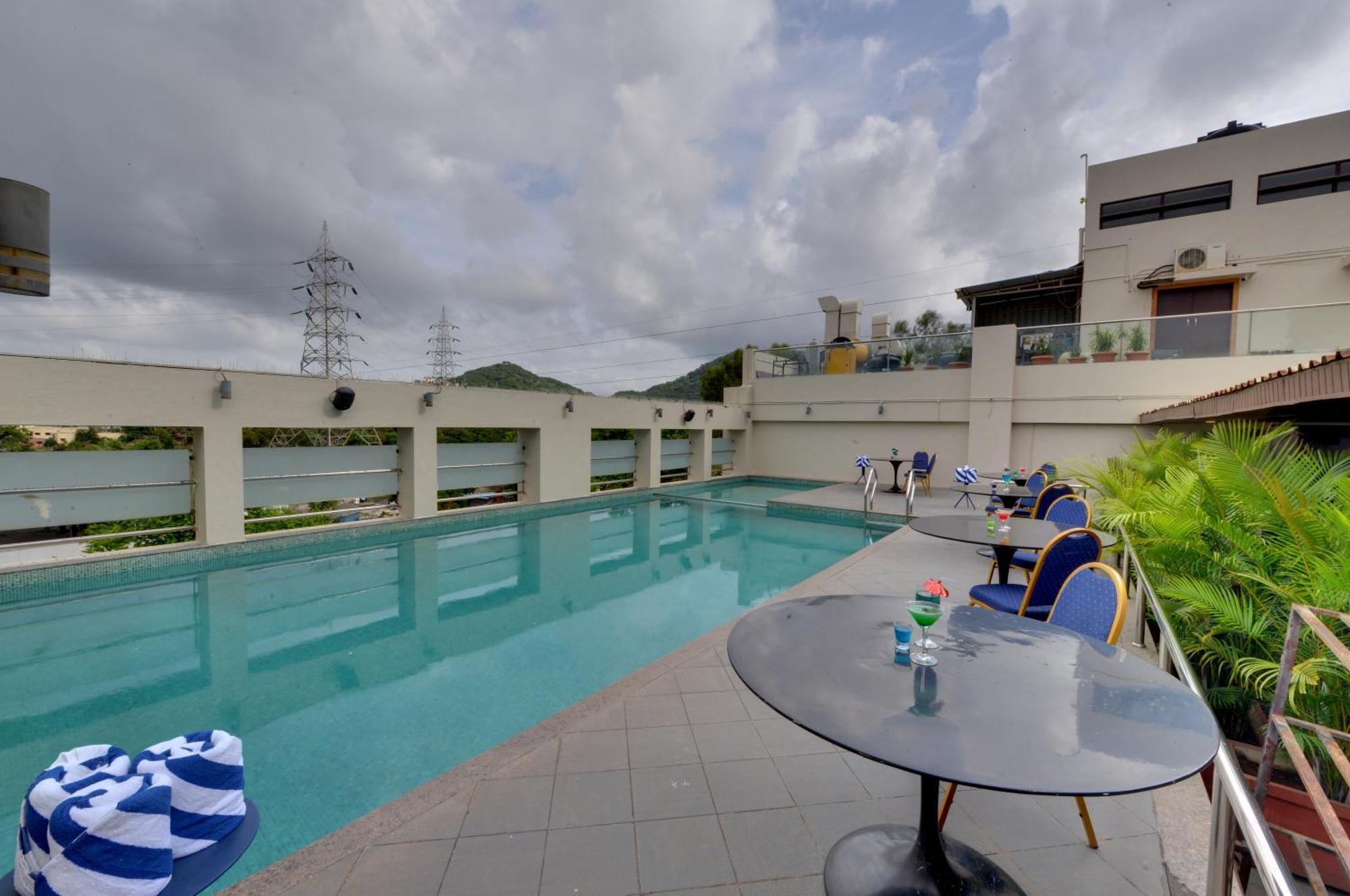 The Fern Residency, Vadgaon - Talegaon, Pune Bagian luar foto