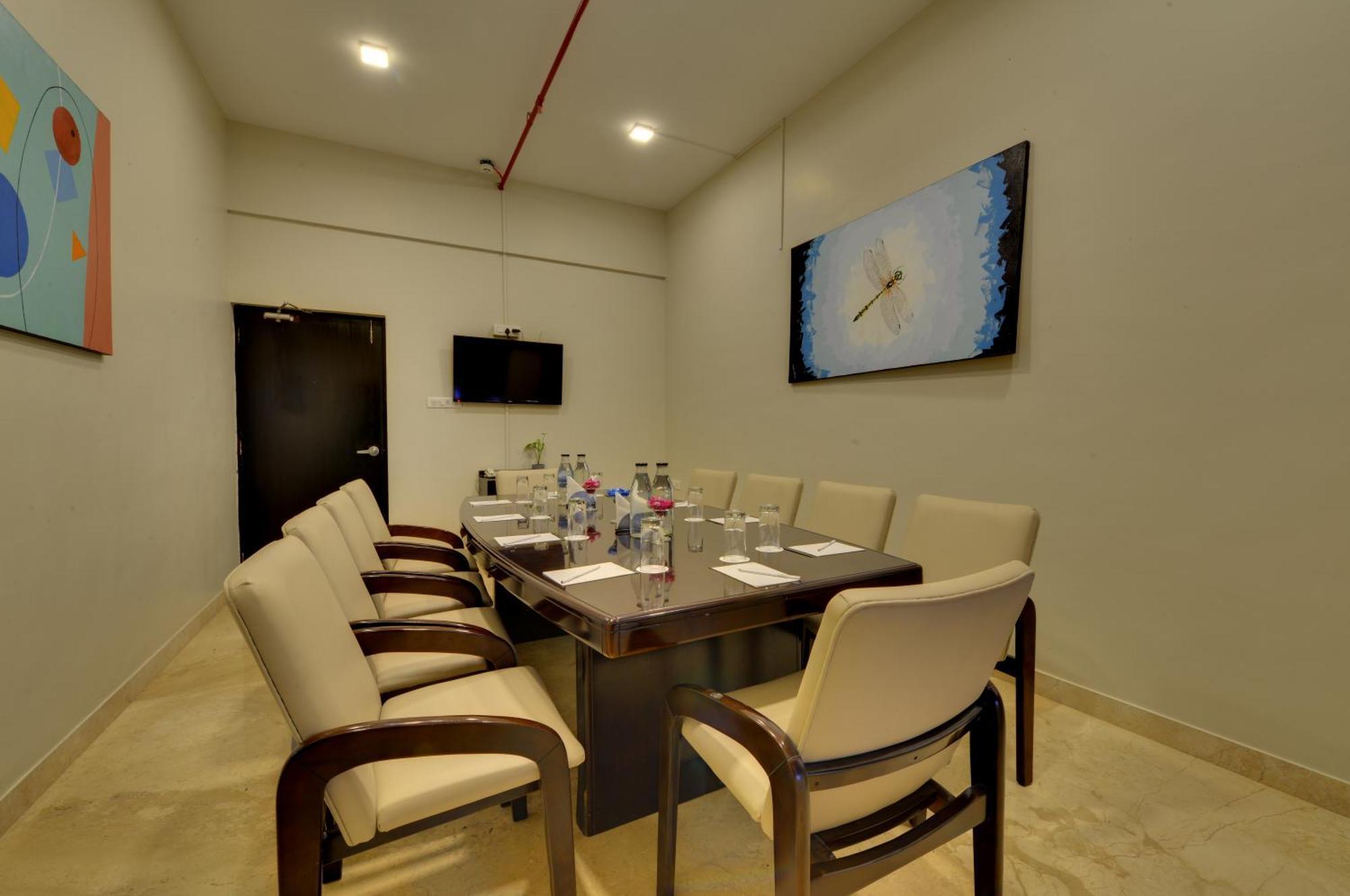 The Fern Residency, Vadgaon - Talegaon, Pune Bagian luar foto