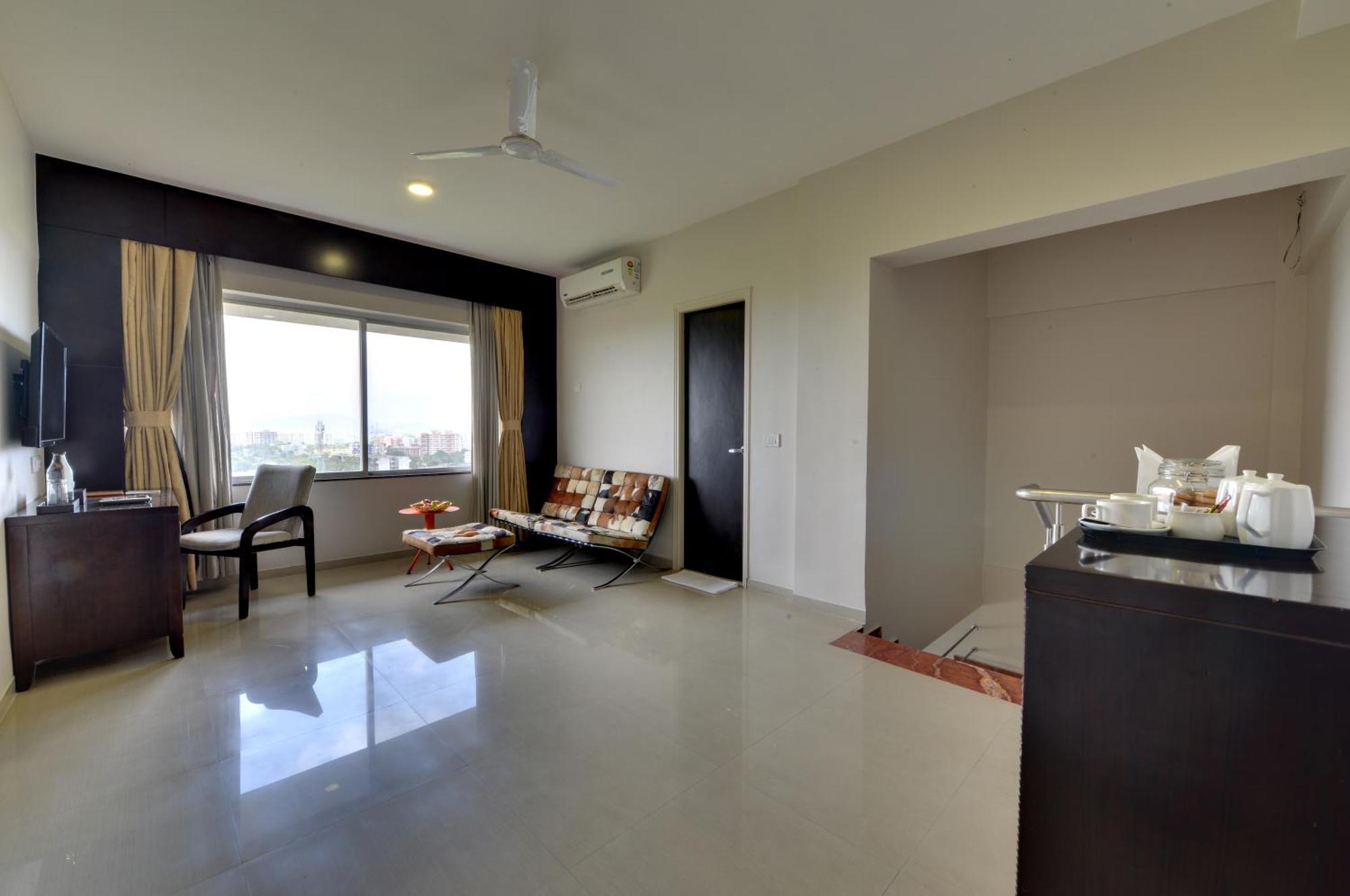 The Fern Residency, Vadgaon - Talegaon, Pune Bagian luar foto